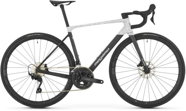 8424735007103 Megamo Raise 20 - 28 pulgadas - Diamante - 2026